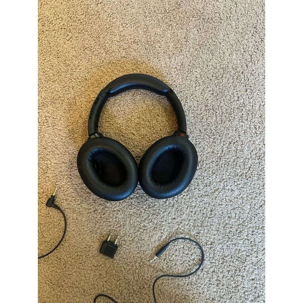 Sony XM4 headphones w/case+charger, excellent condition